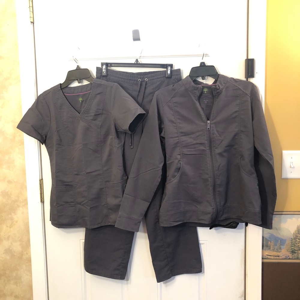 Women’s Scrub Bundle